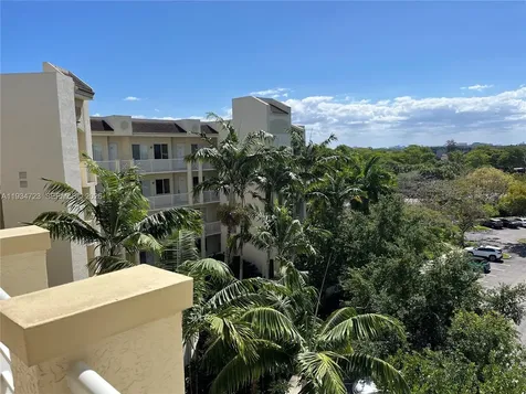 3500 Oaks Clubhouse Drive Pompano Beach FL 33069