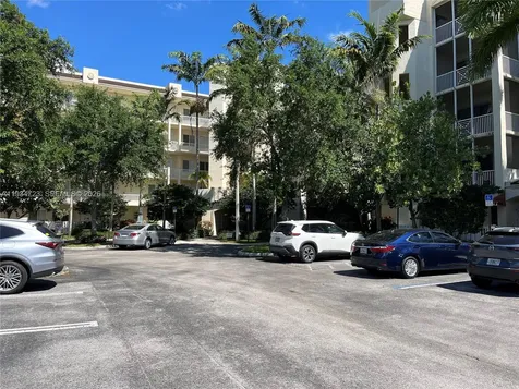 3500 Oaks Clubhouse Drive Pompano Beach FL 33069
