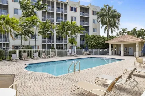 3500 Oaks Clubhouse Drive Pompano Beach FL 33069