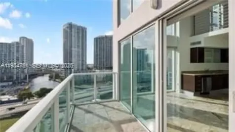 41 SE 5th Street Miami FL 33131