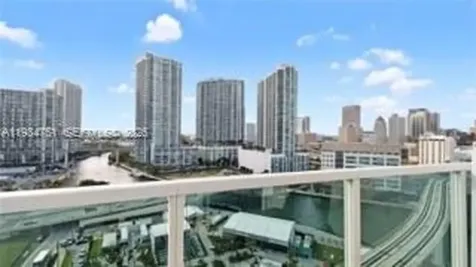 41 SE 5th Street Miami FL 33131