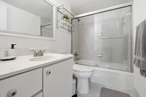 5601 Collins Avenue Miami Beach FL 33140