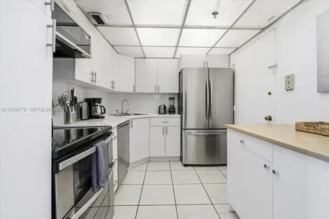 5601 Collins Avenue Miami Beach FL 33140