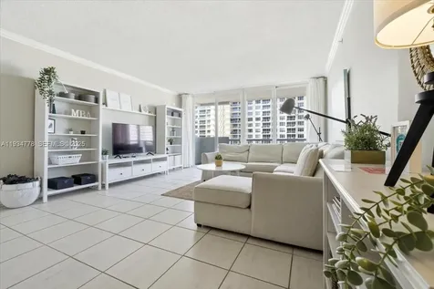 5601 Collins Avenue Miami Beach FL 33140