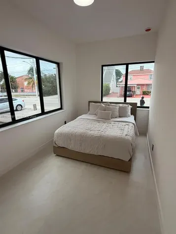2436 SW 7th Street Miami FL 33135