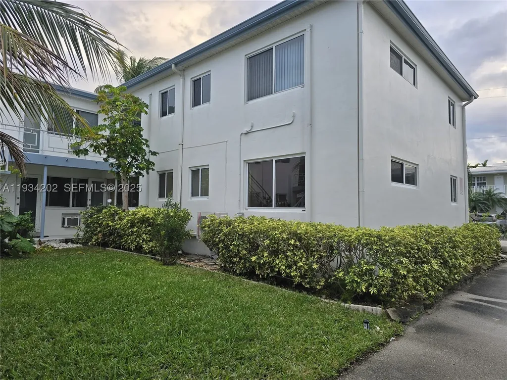 3201 SE 12th Street Pompano Beach FL 33062