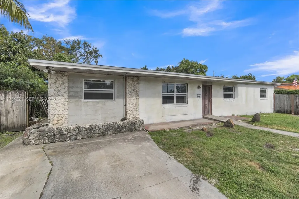 1361 NW 111th Street Miami FL 33167