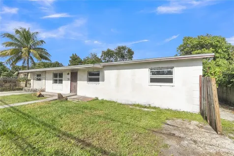 1361 NW 111th Street Miami FL 33167