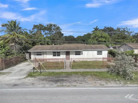 1361 NW 111th Street Miami FL 33167