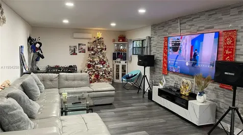 761 NW 183rd Drive Miami Gardens FL 33169