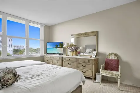 4747 Collins Avenue Miami Beach FL 33140