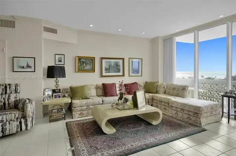 4747 Collins Avenue Miami Beach FL 33140