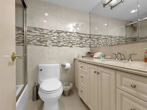 4747 Collins Avenue Miami Beach FL 33140