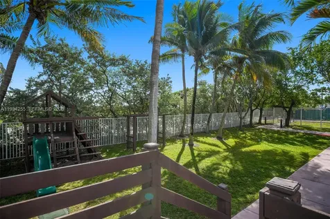 4747 Collins Avenue Miami Beach FL 33140