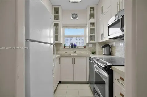 4747 Collins Avenue Miami Beach FL 33140
