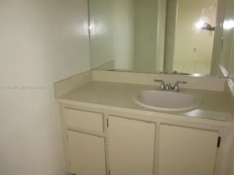1121 SW 122 Avenue Miami FL 33184