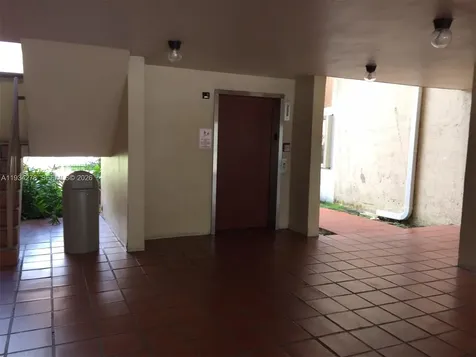 1121 SW 122 Avenue Miami FL 33184