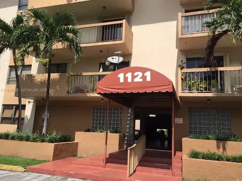 1121 SW 122 Avenue Miami FL 33184