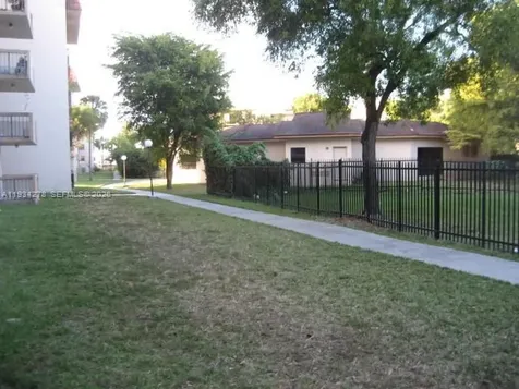 1121 SW 122 Avenue Miami FL 33184