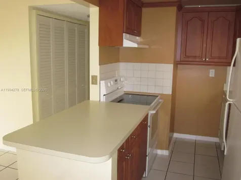 1121 SW 122 Avenue Miami FL 33184