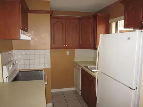 1121 SW 122 Avenue Miami FL 33184