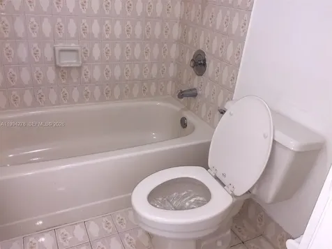 1121 SW 122 Avenue Miami FL 33184