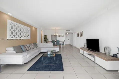 5601 Collins Avenue Miami Beach FL 33140