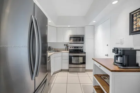5601 Collins Avenue Miami Beach FL 33140