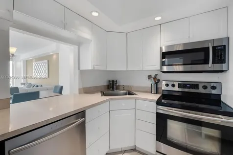 5601 Collins Avenue Miami Beach FL 33140