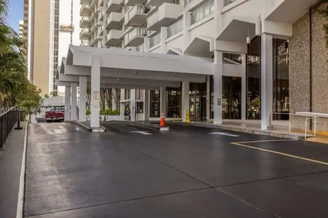 5601 Collins Avenue Miami Beach FL 33140