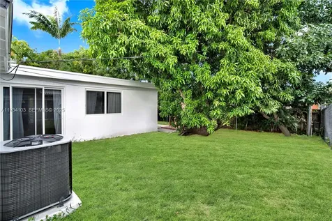 51 NE 56th Court Oakland Park FL 33334