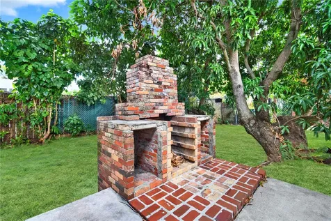 51 NE 56th Court Oakland Park FL 33334
