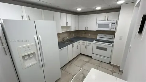 3375 N Country Club Drive Aventura FL 33180