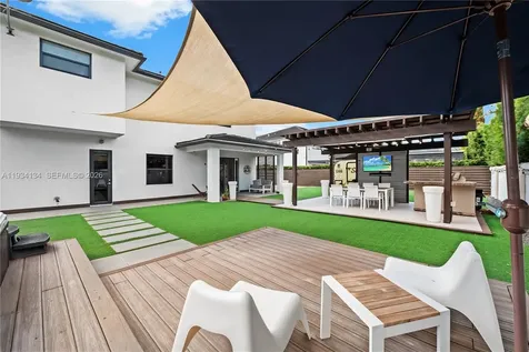 8723 NW 161st Terrace Miami Lakes FL 33018