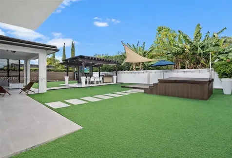 8723 NW 161st Terrace Miami Lakes FL 33018