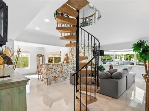 624 Palm Drive Hallandale Beach FL 33009