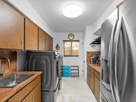 624 Palm Drive Hallandale Beach FL 33009