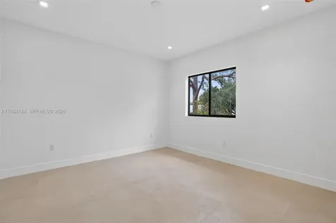 7222 SW 52nd Court Miami FL 33143