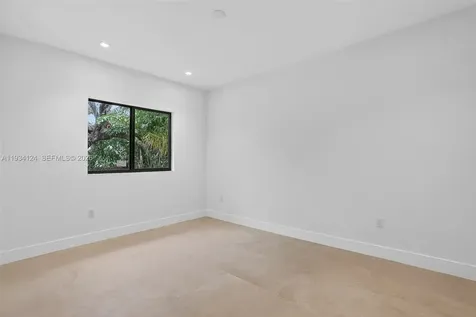 7222 SW 52nd Court Miami FL 33143