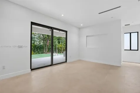 7222 SW 52nd Court Miami FL 33143