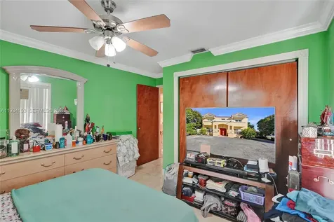 4141 W 4th Avenue Hialeah FL 33012