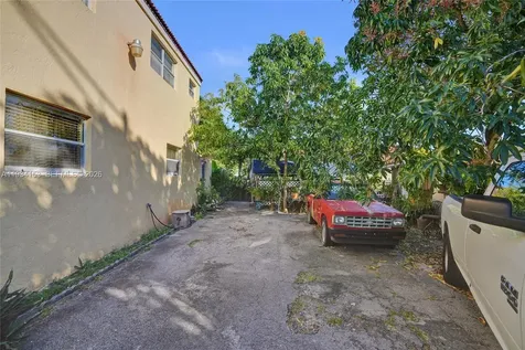 4141 W 4th Avenue Hialeah FL 33012