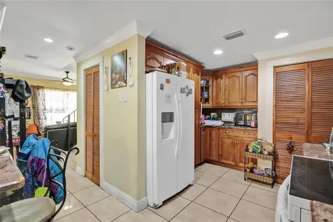 4141 W 4th Avenue Hialeah FL 33012