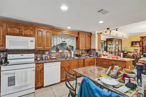 4141 W 4th Avenue Hialeah FL 33012