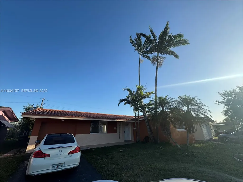 8511 NW 11th Street Pembroke Pines FL 33024