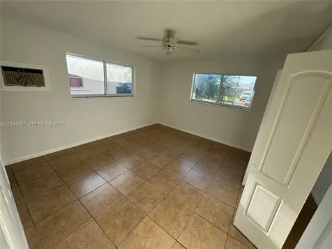 8511 NW 11th Street Pembroke Pines FL 33024