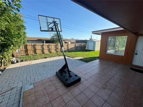 8511 NW 11th Street Pembroke Pines FL 33024