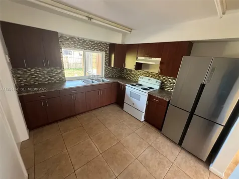 8511 NW 11th Street Pembroke Pines FL 33024
