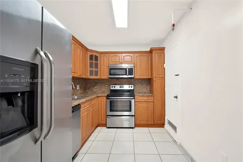 400 Kings Point Drive Sunny Isles Beach FL 33160