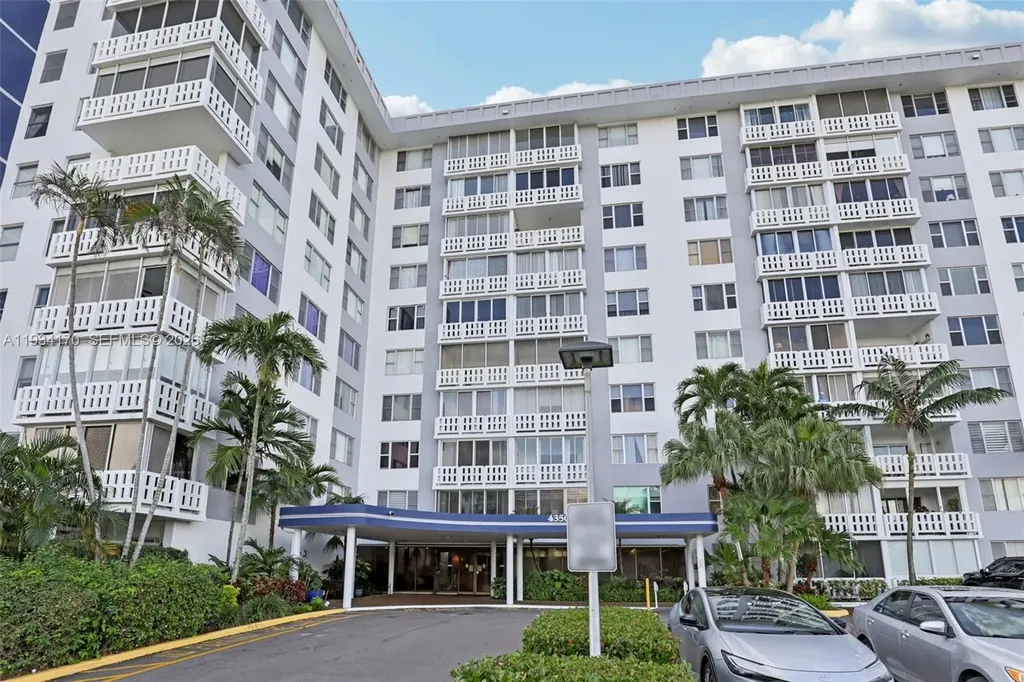 4350 Hillcrest Drive Hollywood FL 33021